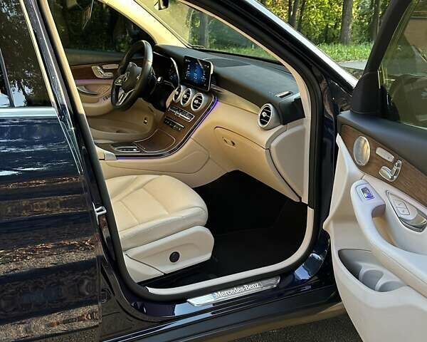 Синій Мерседес ГЛЦ-Клас, об'ємом двигуна 1.99 л та пробігом 82 тис. км за 38250 $, фото 7 на Automoto.ua