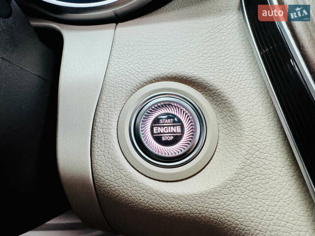 Синій Мерседес ГЛЦ-Клас, об'ємом двигуна 2 л та пробігом 75 тис. км за 47777 $, фото 26 на Automoto.ua