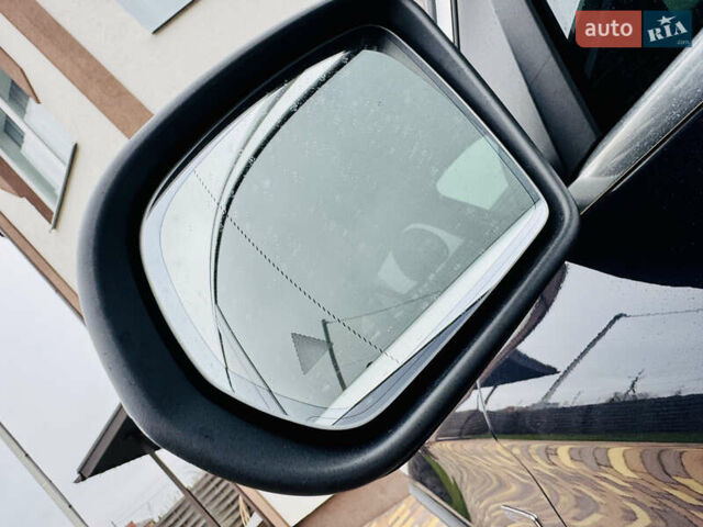 Синій Мерседес ГЛЦ-Клас, об'ємом двигуна 2 л та пробігом 75 тис. км за 47777 $, фото 34 на Automoto.ua