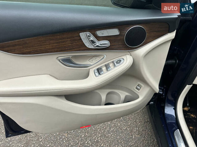 Синий Мерседес ГЛЦ-Класс, объемом двигателя 1.99 л и пробегом 50 тыс. км за 31000 $, фото 6 на Automoto.ua