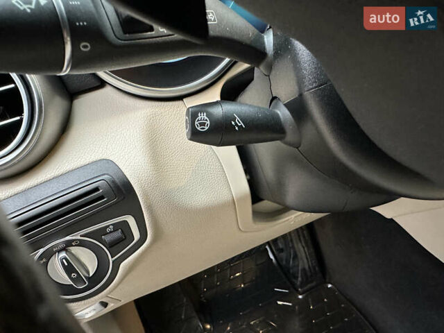 Синий Мерседес ГЛЦ-Класс, объемом двигателя 1.99 л и пробегом 50 тыс. км за 31000 $, фото 10 на Automoto.ua