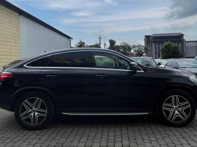 Черный Мерседес ГЛE 400, объемом двигателя 3 л и пробегом 67 тыс. км за 47999 $, фото 1 на Automoto.ua