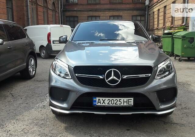 Сірий Мерседес GLE 43 AMG, об'ємом двигуна 3 л та пробігом 86 тис. км за 46999 $, фото 2 на Automoto.ua