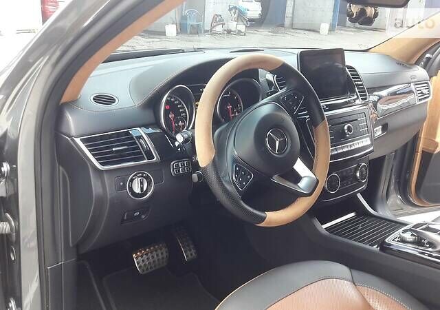 Сірий Мерседес GLE 43 AMG, об'ємом двигуна 3 л та пробігом 86 тис. км за 46999 $, фото 22 на Automoto.ua