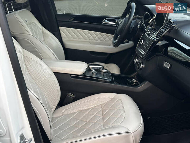 Белый Мерседес ГЛЕ-Класс, объемом двигателя 3 л и пробегом 155 тыс. км за 45900 $, фото 86 на Automoto.ua