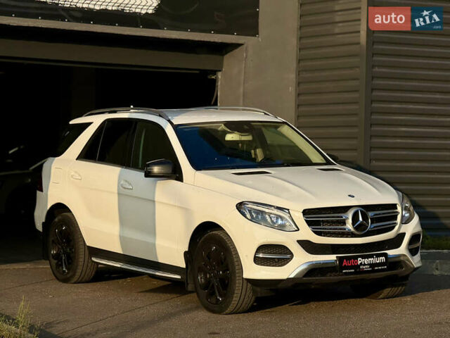 Мерседес ГЛЕ-Класс 2015 в Харькове на Automoto.ua Белый Мерседес ГЛЕ-Класс, объемом двигателя 2.14 л и пробегом 193 тыс. км за 26500 $, фото 3 на Automoto.ua