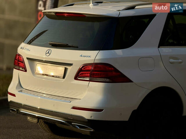 Мерседес ГЛЕ-Класс 2015 в Харькове на Automoto.ua Белый Мерседес ГЛЕ-Класс, объемом двигателя 2.14 л и пробегом 193 тыс. км за 26500 $, фото 7 на Automoto.ua