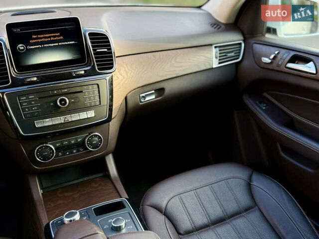 Мерседес ГЛЕ-Класс 2015 в Харькове на Automoto.ua Белый Мерседес ГЛЕ-Класс, объемом двигателя 2.14 л и пробегом 193 тыс. км за 26500 $, фото 18 на Automoto.ua