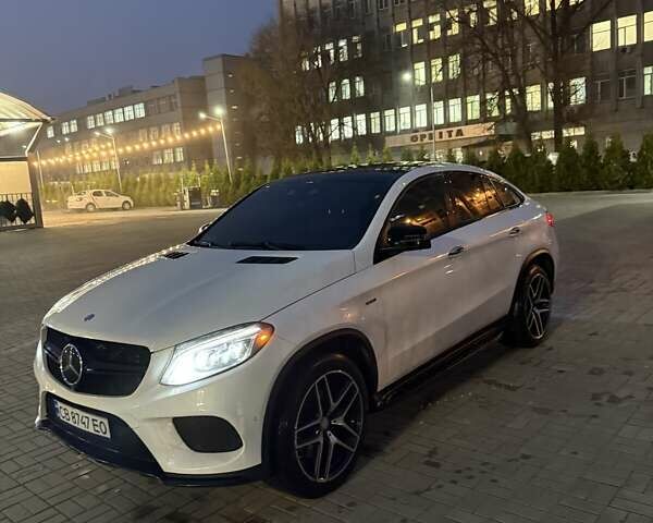 Белый Мерседес ГЛЕ-Класс, объемом двигателя 3 л и пробегом 182 тыс. км за 37000 $, фото 1 на Automoto.ua