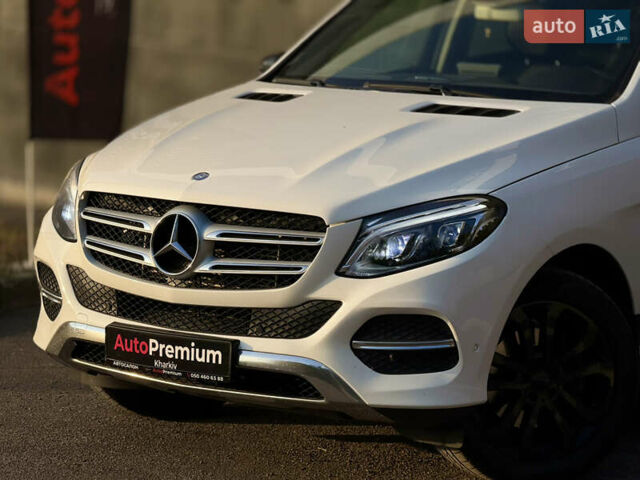 Мерседес ГЛЕ-Класс 2015 в Харькове на Automoto.ua Белый Мерседес ГЛЕ-Класс, объемом двигателя 2.14 л и пробегом 193 тыс. км за 26500 $, фото 1 на Automoto.ua