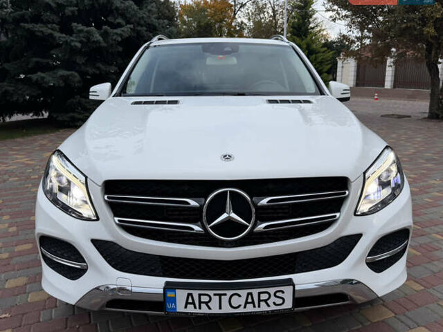 Мерседес ГЛЕ-Класс 2015 в Одессе на Automoto.ua Белый Мерседес ГЛЕ-Класс, объемом двигателя 2.14 л и пробегом 271 тыс. км за 29500 $, фото 6 на Automoto.ua
