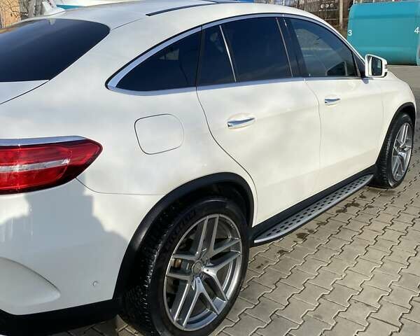 Белый Мерседес ГЛЕ-Класс, объемом двигателя 2.99 л и пробегом 180 тыс. км за 37800 $, фото 4 на Automoto.ua