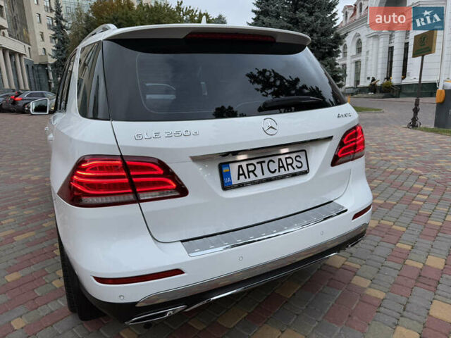 Мерседес ГЛЕ-Класс 2015 в Одессе на Automoto.ua Белый Мерседес ГЛЕ-Класс, объемом двигателя 2.14 л и пробегом 271 тыс. км за 29500 $, фото 7 на Automoto.ua