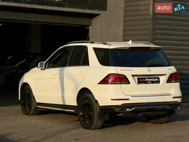 Мерседес ГЛЕ-Класс 2015 в Харькове на Automoto.ua Белый Мерседес ГЛЕ-Класс, объемом двигателя 2.14 л и пробегом 193 тыс. км за 26500 $, фото 4 на Automoto.ua