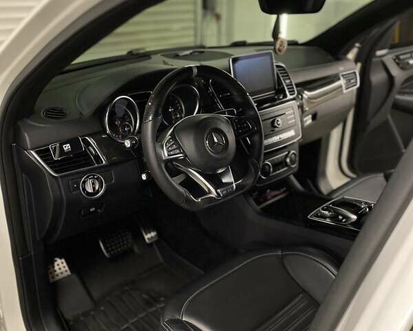 Белый Мерседес ГЛЕ-Класс, объемом двигателя 3 л и пробегом 132 тыс. км за 39000 $, фото 25 на Automoto.ua