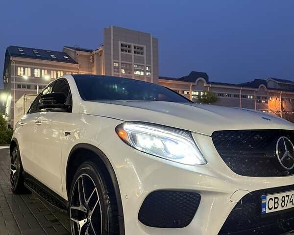 Белый Мерседес ГЛЕ-Класс, объемом двигателя 3 л и пробегом 182 тыс. км за 37000 $, фото 5 на Automoto.ua