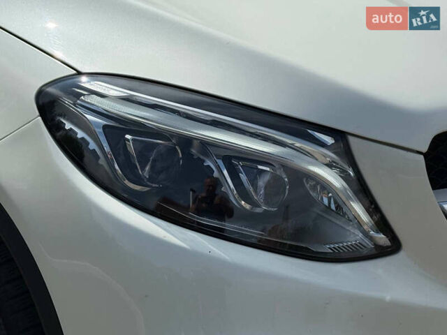 Белый Мерседес ГЛЕ-Класс, объемом двигателя 3 л и пробегом 175 тыс. км за 37800 $, фото 4 на Automoto.ua