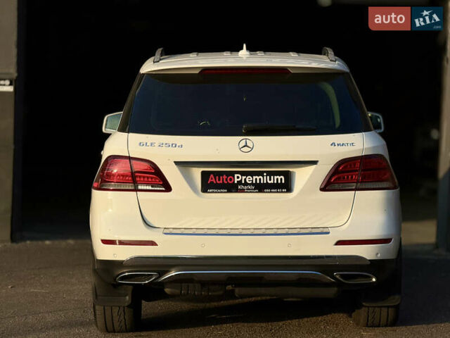 Мерседес ГЛЕ-Класс 2015 в Харькове на Automoto.ua Белый Мерседес ГЛЕ-Класс, объемом двигателя 2.14 л и пробегом 193 тыс. км за 26500 $, фото 5 на Automoto.ua