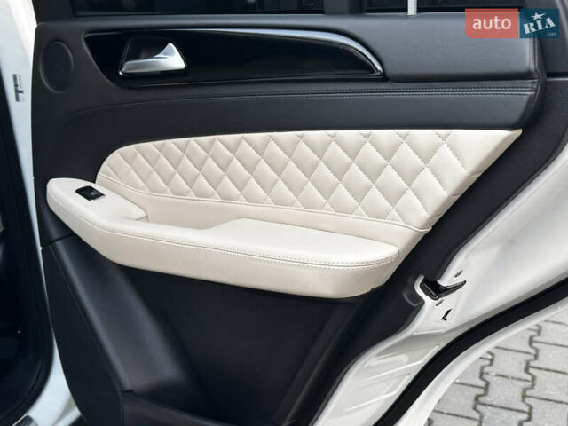 Белый Мерседес ГЛЕ-Класс, объемом двигателя 3 л и пробегом 155 тыс. км за 45900 $, фото 85 на Automoto.ua
