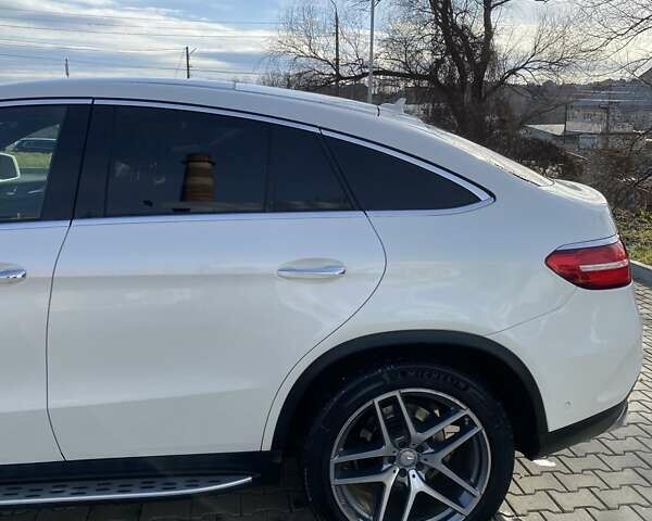 Белый Мерседес ГЛЕ-Класс, объемом двигателя 2.99 л и пробегом 180 тыс. км за 37800 $, фото 7 на Automoto.ua