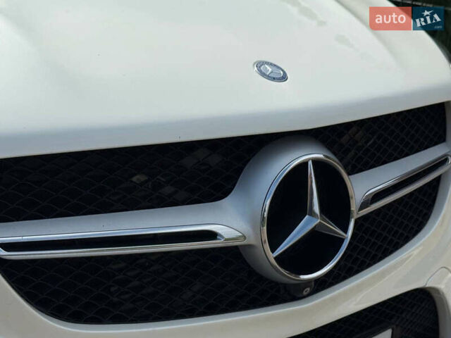 Белый Мерседес ГЛЕ-Класс, объемом двигателя 3 л и пробегом 175 тыс. км за 37800 $, фото 5 на Automoto.ua
