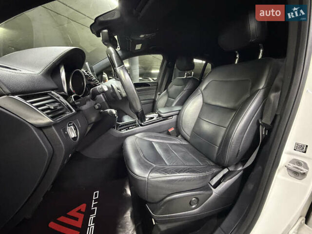 Белый Мерседес ГЛЕ-Класс, объемом двигателя 3 л и пробегом 114 тыс. км за 36500 $, фото 18 на Automoto.ua