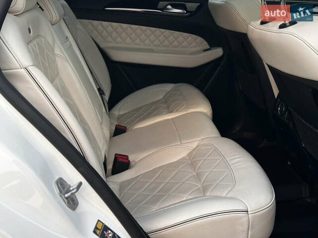 Белый Мерседес ГЛЕ-Класс, объемом двигателя 3 л и пробегом 155 тыс. км за 45900 $, фото 82 на Automoto.ua