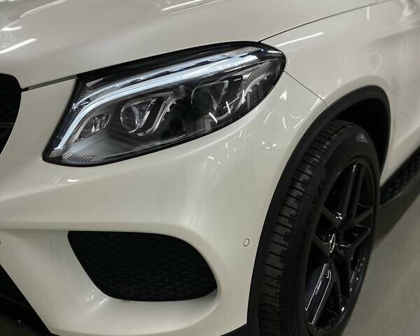 Белый Мерседес ГЛЕ-Класс, объемом двигателя 3 л и пробегом 132 тыс. км за 39000 $, фото 28 на Automoto.ua