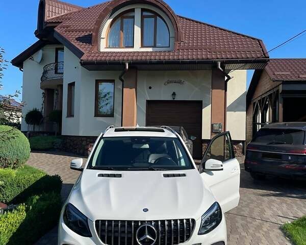 Белый Мерседес ГЛЕ-Класс, объемом двигателя 2.14 л и пробегом 260 тыс. км за 25950 $, фото 1 на Automoto.ua