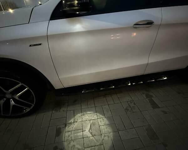 Белый Мерседес ГЛЕ-Класс, объемом двигателя 3 л и пробегом 182 тыс. км за 37000 $, фото 21 на Automoto.ua