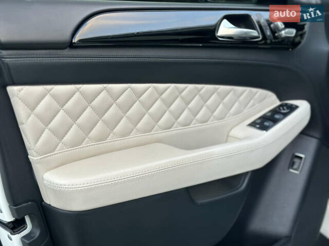 Белый Мерседес ГЛЕ-Класс, объемом двигателя 3 л и пробегом 155 тыс. км за 45900 $, фото 72 на Automoto.ua