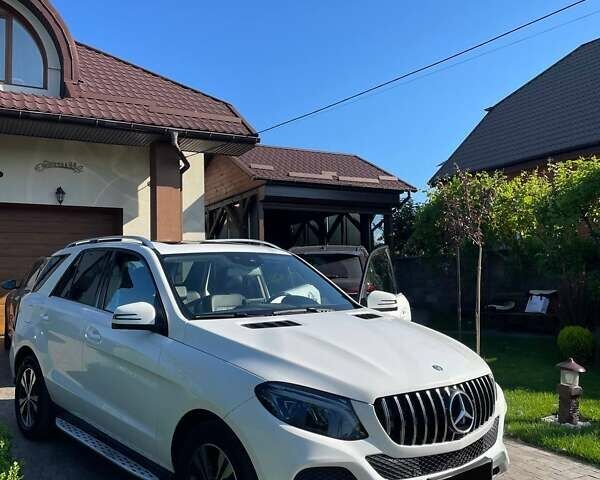 Белый Мерседес ГЛЕ-Класс, объемом двигателя 2.14 л и пробегом 260 тыс. км за 25950 $, фото 2 на Automoto.ua