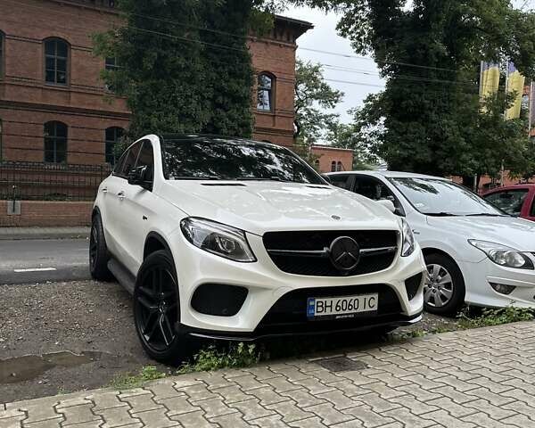 Белый Мерседес ГЛЕ-Класс, объемом двигателя 3 л и пробегом 132 тыс. км за 39000 $, фото 2 на Automoto.ua