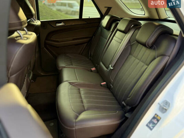 Мерседес ГЛЕ-Класс 2015 в Харькове на Automoto.ua Белый Мерседес ГЛЕ-Класс, объемом двигателя 2.14 л и пробегом 193 тыс. км за 26500 $, фото 13 на Automoto.ua