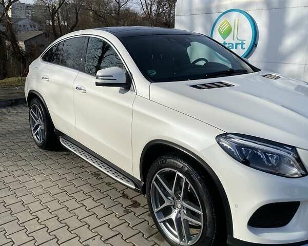 Белый Мерседес ГЛЕ-Класс, объемом двигателя 2.99 л и пробегом 180 тыс. км за 37800 $, фото 3 на Automoto.ua