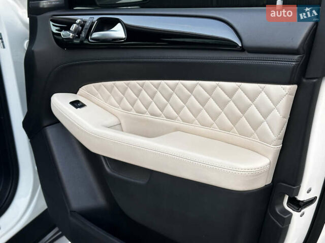 Белый Мерседес ГЛЕ-Класс, объемом двигателя 3 л и пробегом 155 тыс. км за 45900 $, фото 87 на Automoto.ua