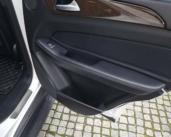 Мерседес ГЛЕ-Клас 2016 у Дніпро (Дніпропетровську) на Automoto.ua Білий Мерседес ГЛЕ-Клас, об'ємом двигуна 3.5 л та пробігом 208 тис. км за 25000 $, фото 3 на Automoto.ua