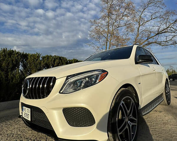 Белый Мерседес ГЛЕ-Класс, объемом двигателя 3 л и пробегом 225 тыс. км за 31000 $, фото 1 на Automoto.ua