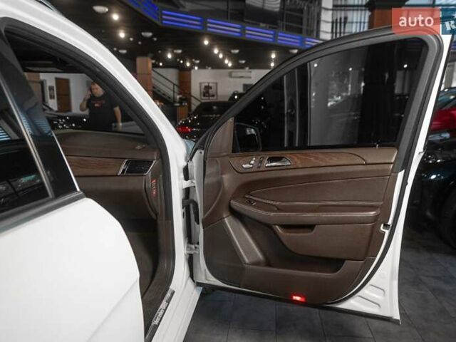 Белый Мерседес ГЛЕ-Класс, объемом двигателя 2.14 л и пробегом 179 тыс. км за 27900 $, фото 4 на Automoto.ua