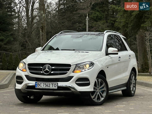 Белый Мерседес ГЛЕ-Класс, объемом двигателя 3 л и пробегом 198 тыс. км за 26500 $, фото 1 на Automoto.ua