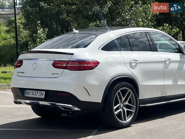 Белый Мерседес ГЛЕ-Класс, объемом двигателя 2.99 л и пробегом 198 тыс. км за 36999 $, фото 2 на Automoto.ua