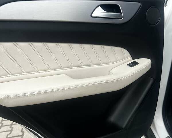 Белый Мерседес ГЛЕ-Класс, объемом двигателя 2.14 л и пробегом 194 тыс. км за 27000 $, фото 14 на Automoto.ua