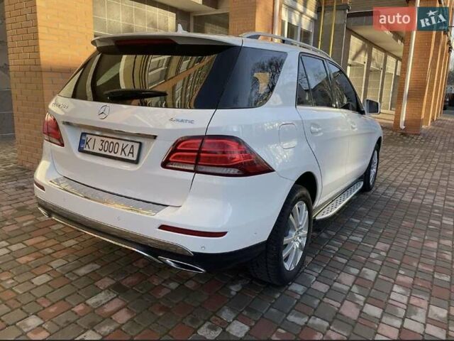 Мерседес ГЛЕ-Класс 2016 в Белой Церкве на Automoto.ua Белый Мерседес ГЛЕ-Класс, объемом двигателя 2.14 л и пробегом 198 тыс. км за 32999 $, фото 3 на Automoto.ua