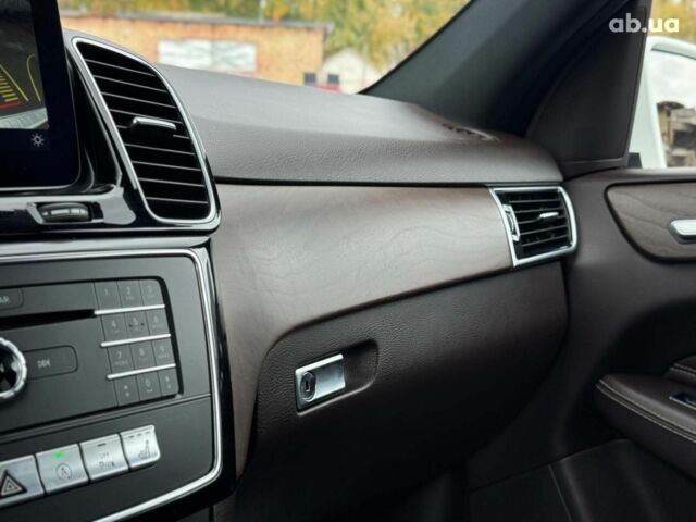 Белый Мерседес ГЛЕ-Класс, объемом двигателя 2.1 л и пробегом 101 тыс. км за 31990 $, фото 36 на Automoto.ua