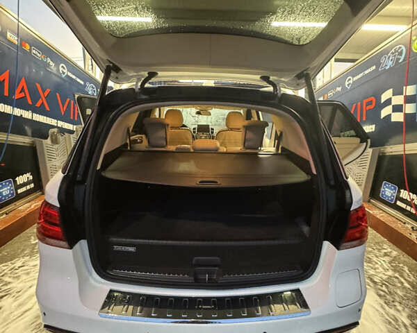 Белый Мерседес ГЛЕ-Класс, объемом двигателя 3 л и пробегом 160 тыс. км за 35500 $, фото 15 на Automoto.ua