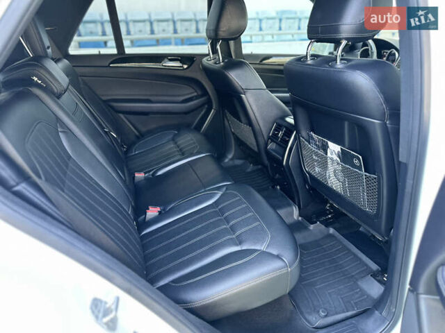 Білий Мерседес ГЛЕ-Клас, об'ємом двигуна 3.5 л та пробігом 237 тис. км за 22900 $, фото 61 на Automoto.ua