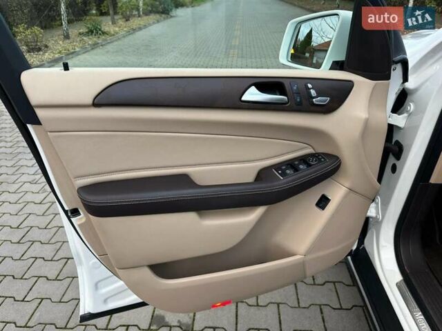 Белый Мерседес ГЛЕ-Класс, объемом двигателя 3 л и пробегом 59 тыс. км за 38300 $, фото 6 на Automoto.ua