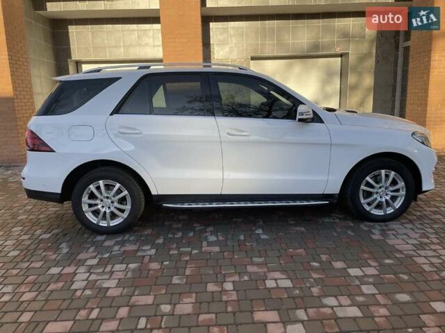 Мерседес ГЛЕ-Класс 2016 в Белой Церкве на Automoto.ua Белый Мерседес ГЛЕ-Класс, объемом двигателя 2.14 л и пробегом 198 тыс. км за 32999 $, фото 1 на Automoto.ua