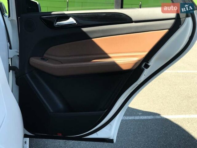 Белый Мерседес ГЛЕ-Класс, объемом двигателя 3 л и пробегом 188 тыс. км за 29500 $, фото 34 на Automoto.ua