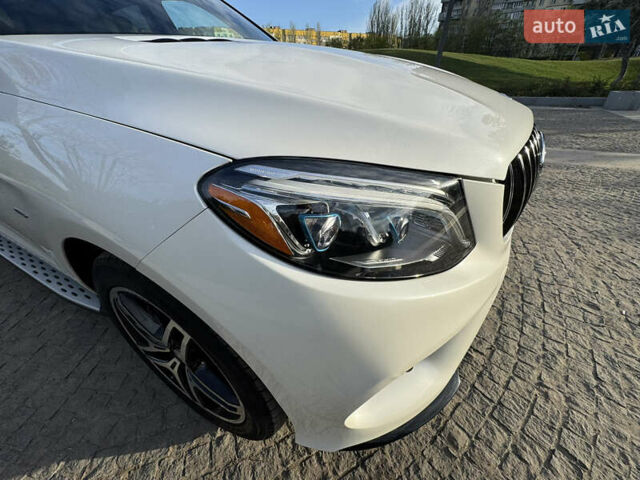 Белый Мерседес ГЛЕ-Класс, объемом двигателя 3 л и пробегом 225 тыс. км за 31000 $, фото 8 на Automoto.ua